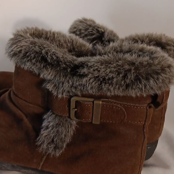 Khombu Brown Suede Faux Fur Lined Boots - Picture 6 of 8